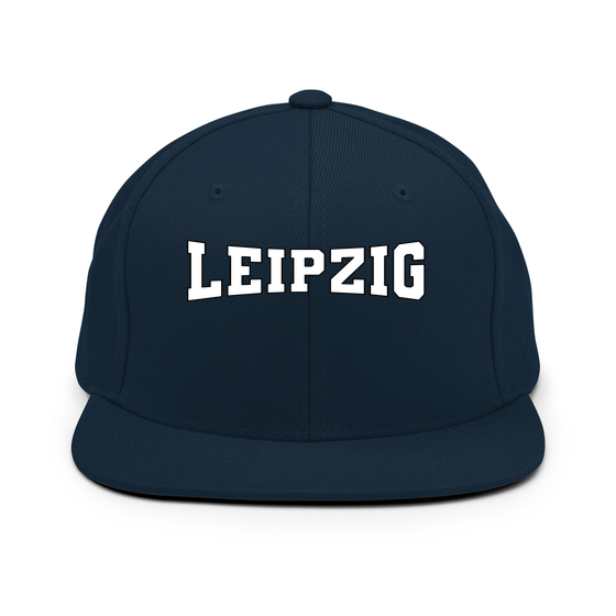 Personalisierbare Leipzig Cap – Varsity4 Design – Dunkles Navy für Leipzig