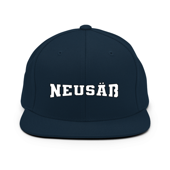 Personalisierbare Neusäß Cap – Varsity4 Design – Dunkles Navy für Neusäß
