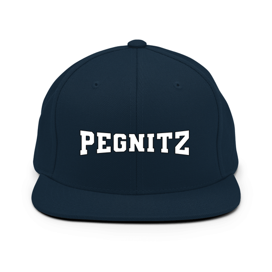 Personalisierbare Pegnitz Cap – Varsity4 Design – Dunkles Navy für Pegnitz