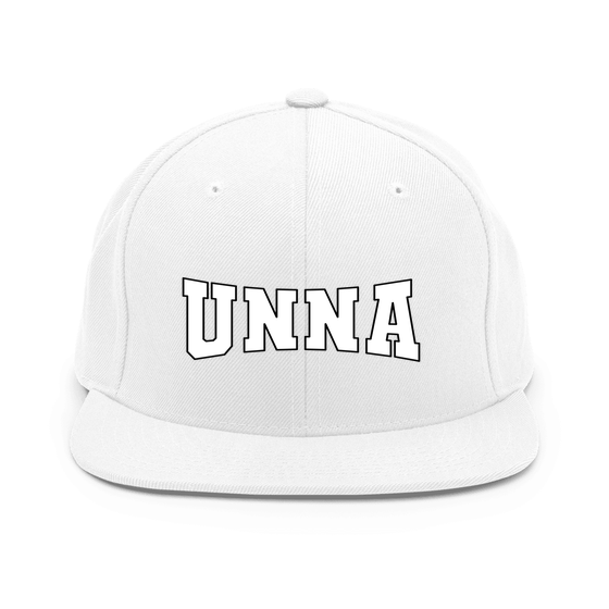 Unna Cap mit Varsity4-Design (Weiß) – Produktansicht